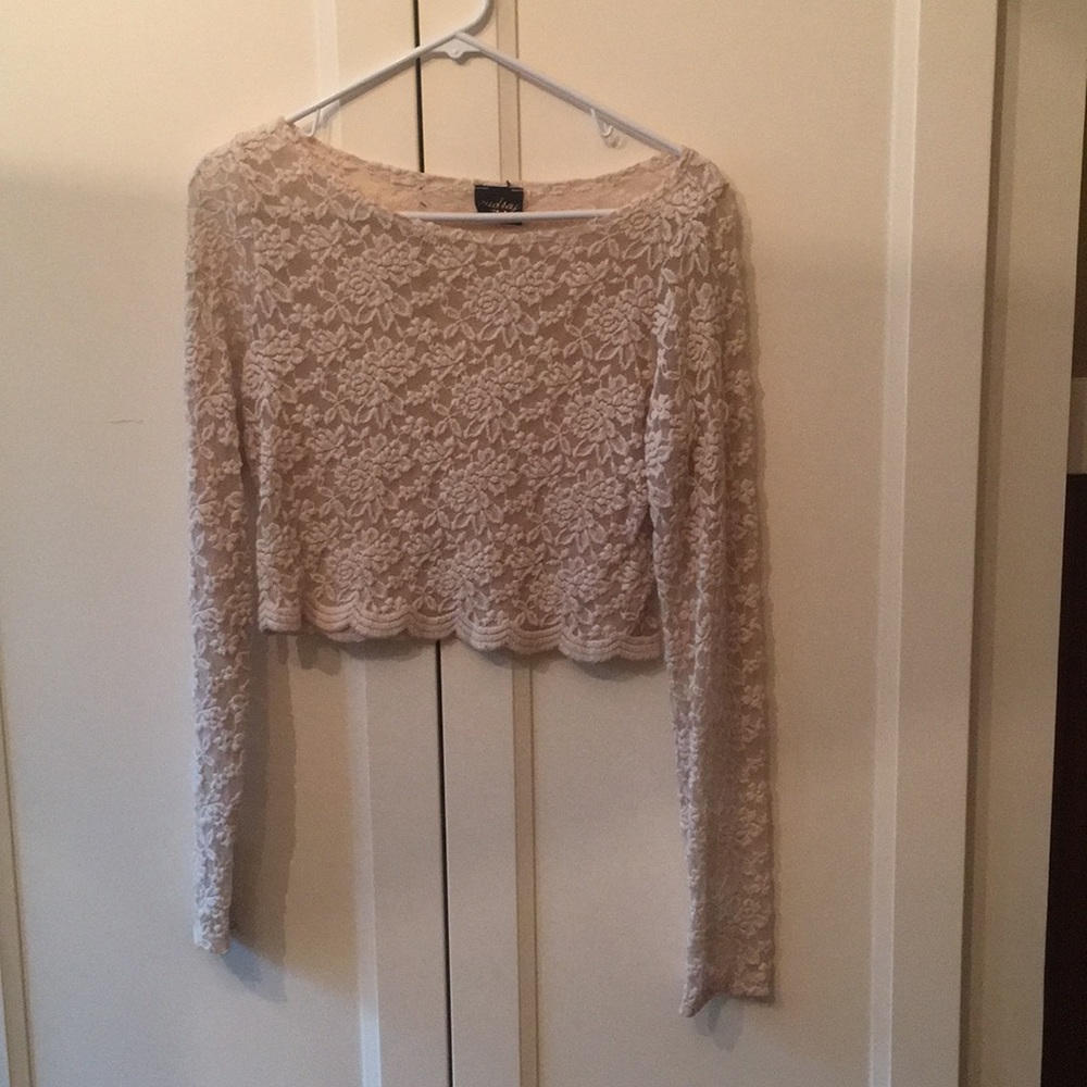 White Lace Long Sleeved Crop Top